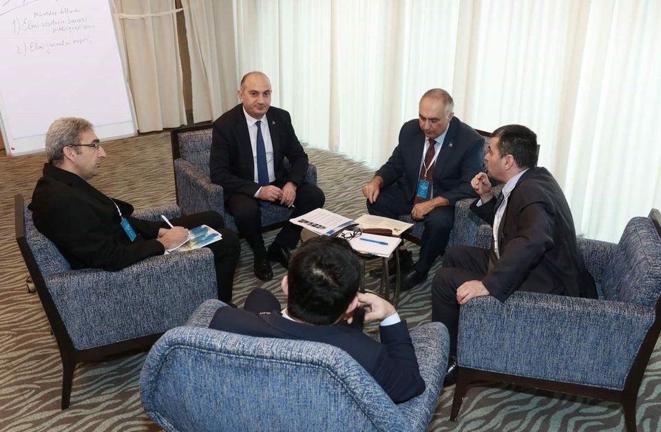 Qrup müzakirəsi